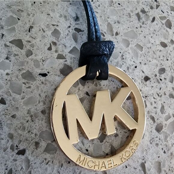 Michael Kors Hang Tag  - Picture 3 of 9